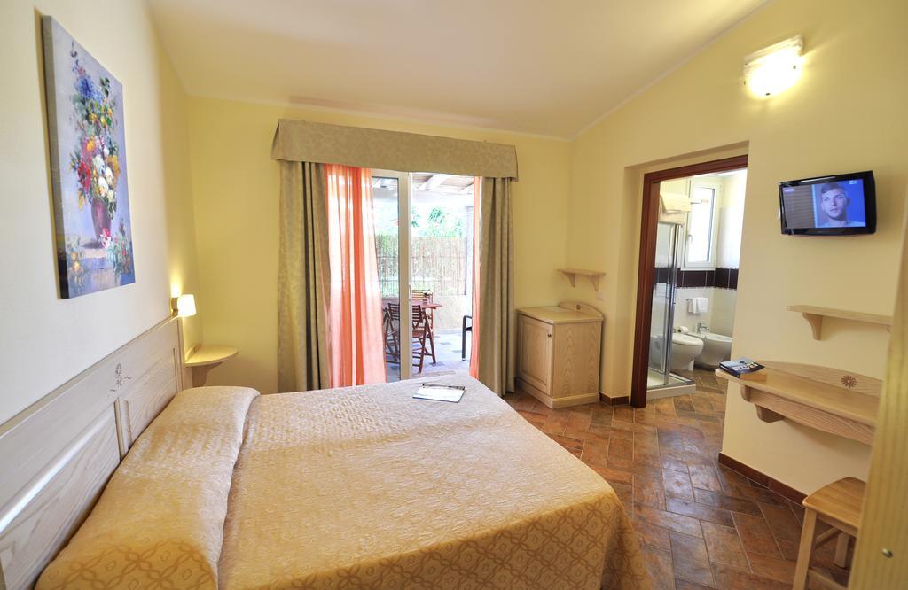 Affittacamere B&B La Villa dei Graniti Villasimius Camera foto