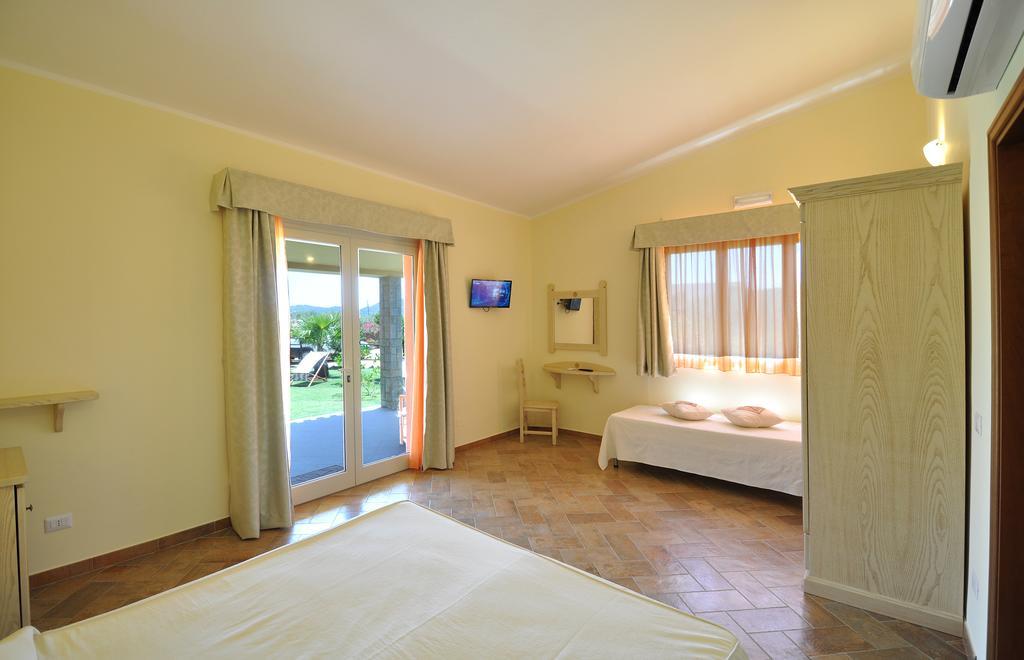 Affittacamere B&B La Villa dei Graniti Villasimius Esterno foto