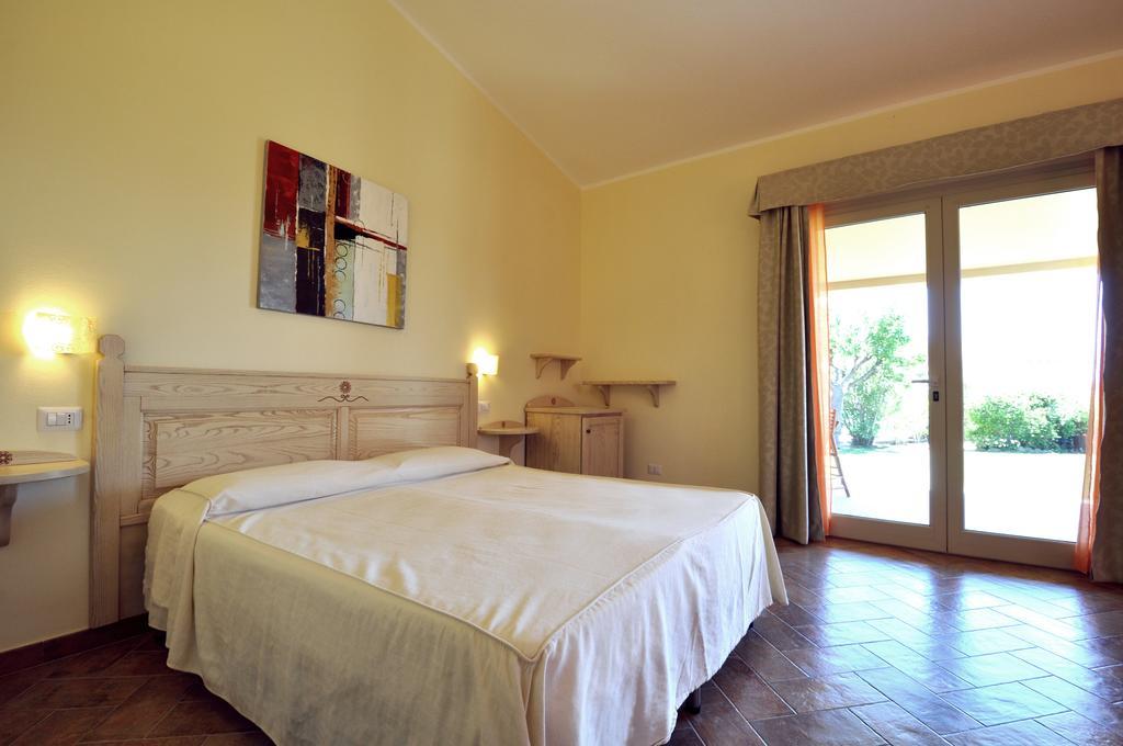 Affittacamere B&B La Villa dei Graniti Villasimius Camera foto