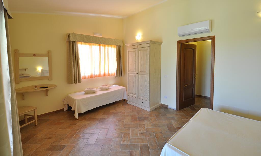Affittacamere B&B La Villa dei Graniti Villasimius Camera foto
